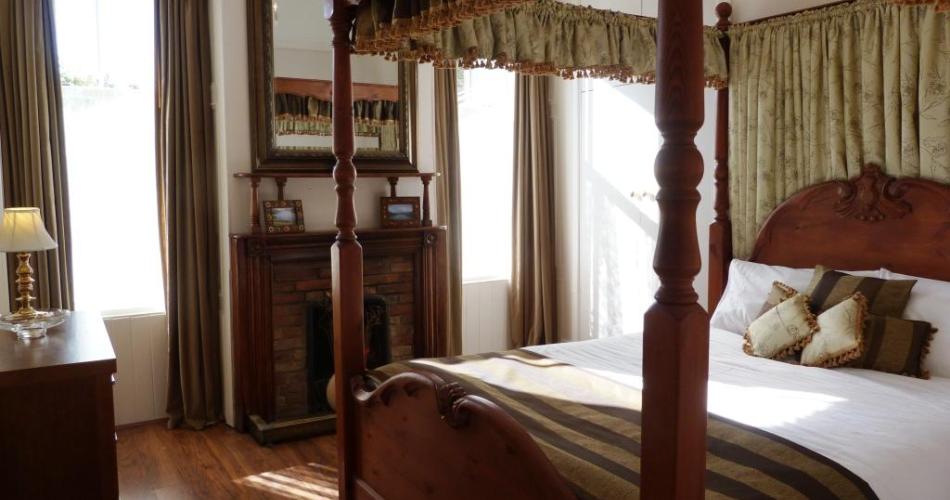 Rhumhor Holiday Lodge – Large Self Catering House on Loch Goil, Scotland: slideshow photograph 8