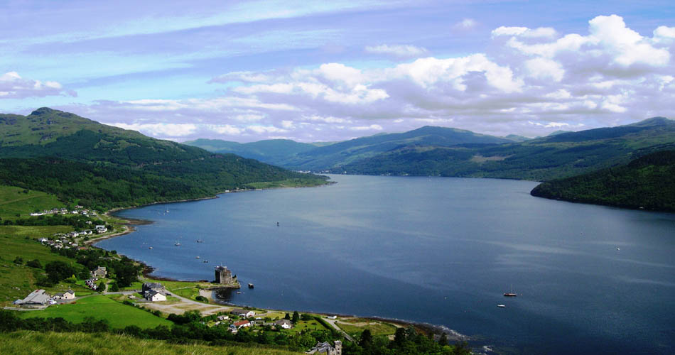 Rhumhor Holiday Lodge – Large Self Catering House on Loch Goil, Scotland: slideshow photograph 2