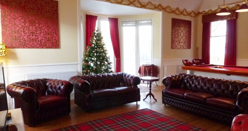Rhumhor Holiday Lodge – Large Self Catering House on Loch Goil, Scotland: slideshow photograph 3