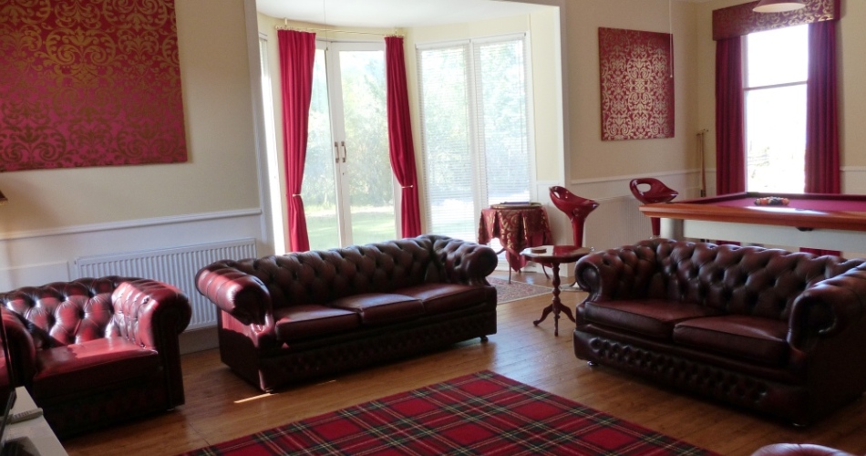 Rhumhor Holiday Lodge – Large Self Catering House on Loch Goil, Scotland: slideshow photograph 3
